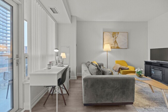 Photo du bâtiment - 4802 Yonge St