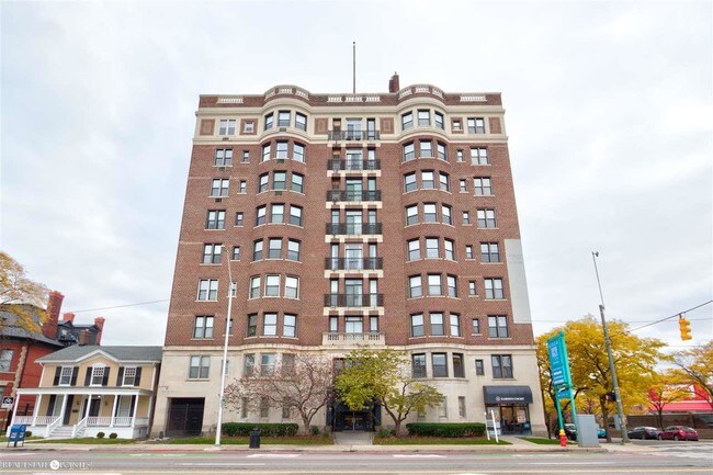 2900 E Jefferson Ave Unit A100 Detroit Mi 407 Condo For Rent In Detroit Mi Apartments Com