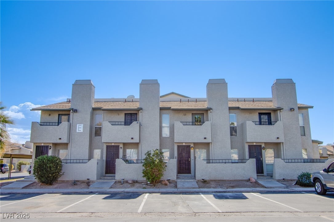 Primary Photo - 3749 Carlyle Dr