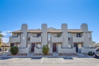 Building Photo - 3749 Carlyle Dr