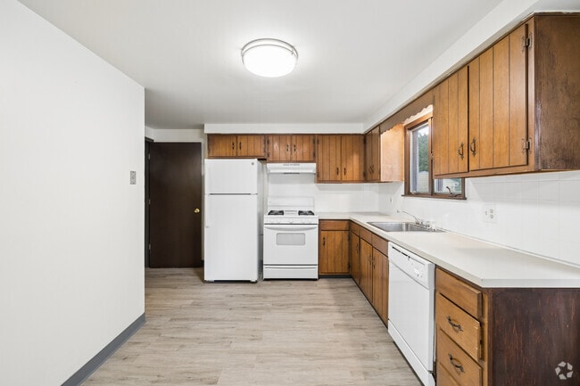 3BR, 1.5BA - 1,274SF - Kitchen - Creekwoods Community