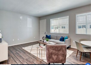 Interior Photo - Mariners Landing