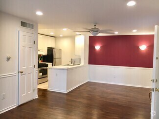 Building Photo - 18645 Hatteras St