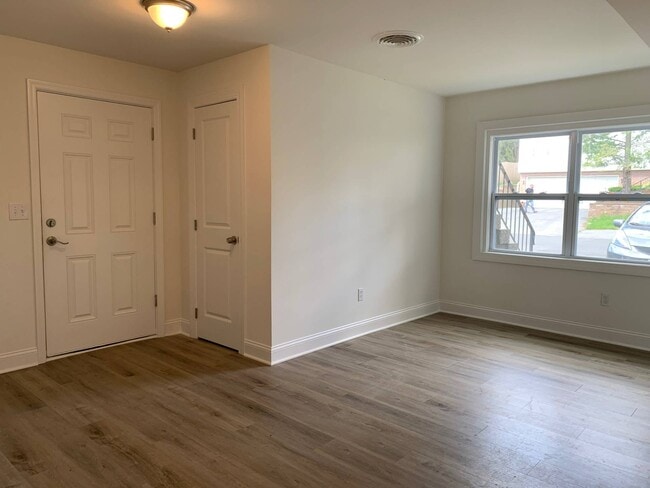 Foto del edificio - 72 Maplewood Ave
