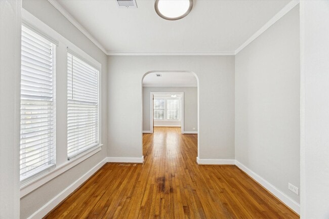 Building Photo - 1810/1812 W. Alabama St Apartments