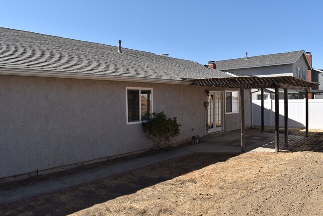 Foto del edificio - Beautiful 3 bedroom 2 bath Santee Home!