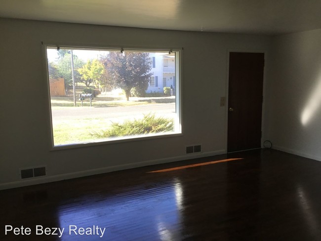 Foto del edificio - 1614-1630 SW Snively Ave