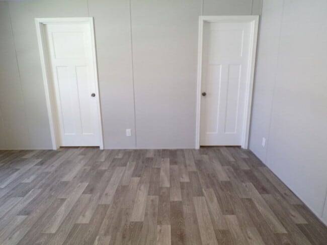 Building Photo - 1338 W Ashley Rd