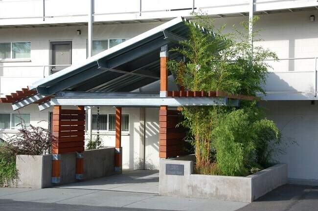 Building Photo - 201 2nd Ave S