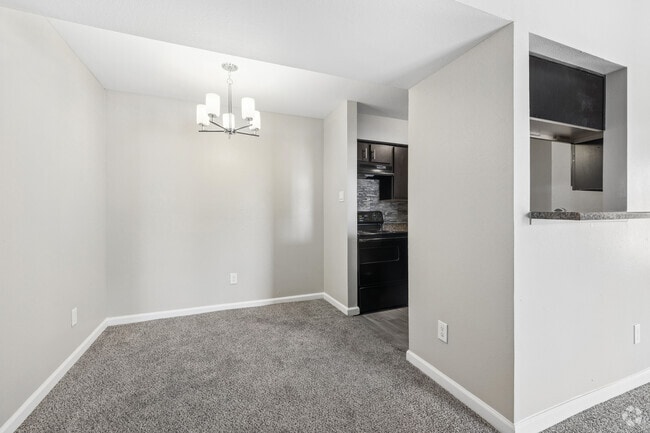 Interior Photo - Flint at 290