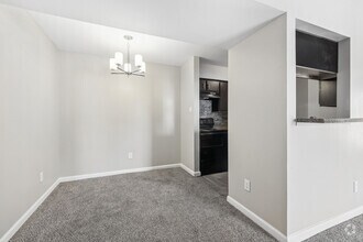 Interior Photo - Flint at 290