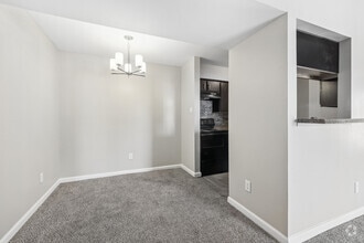 Interior Photo - Flint at 290