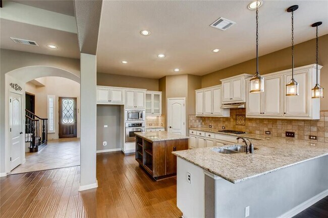 Building Photo - 2500 Quick Fort Dr
