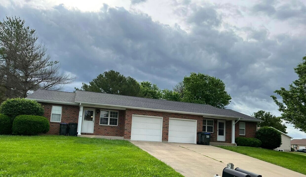 624 S Church St Unit 624, Waterloo, IL 62298 Condo for Rent in Waterloo, IL