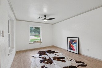 Building Photo - 1715 Edgewood Dr