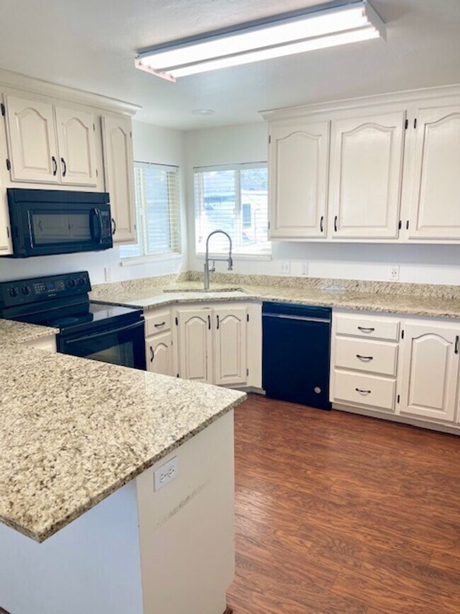 Building Photo - 14097 Mill Canyon Peak Dr