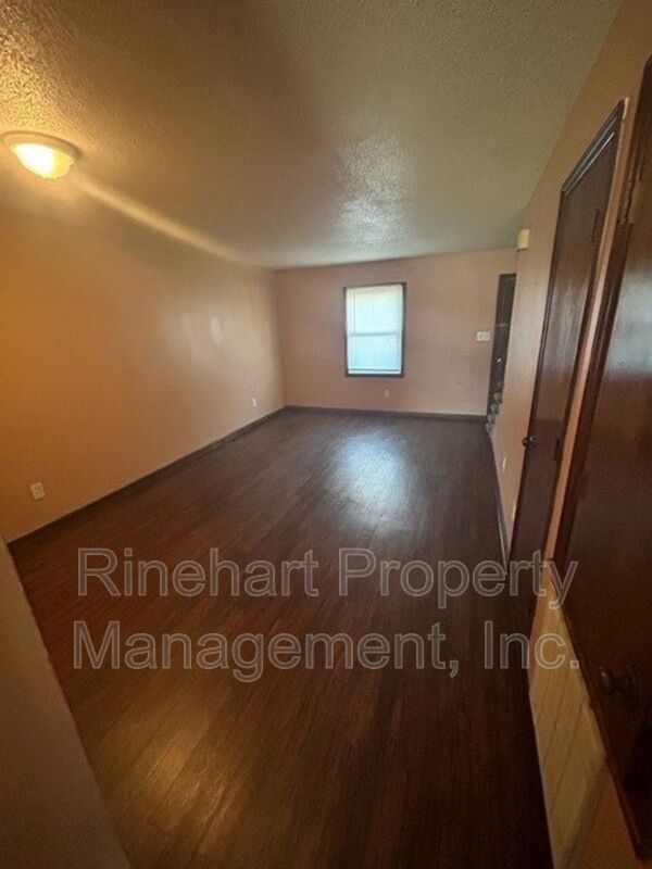 Building Photo - 285 S Herlong Ave