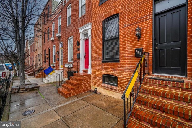 Building Photo - 939 Baylis St