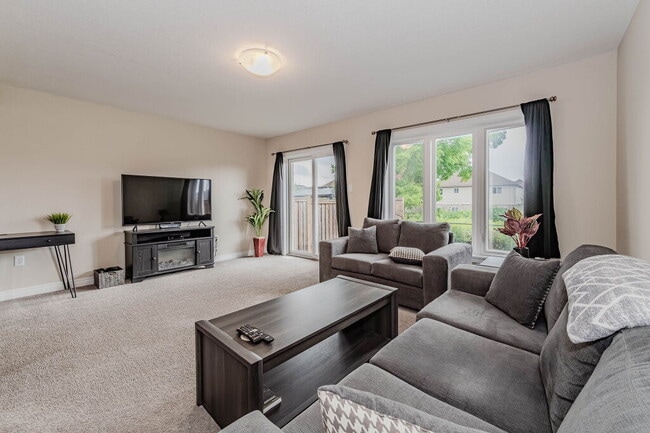 Building Photo - 32 Mccann St