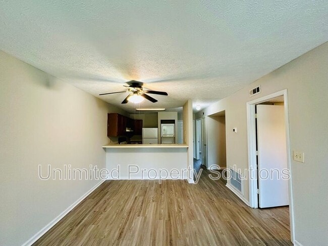 Building Photo - 203 Sunn Aire Ct