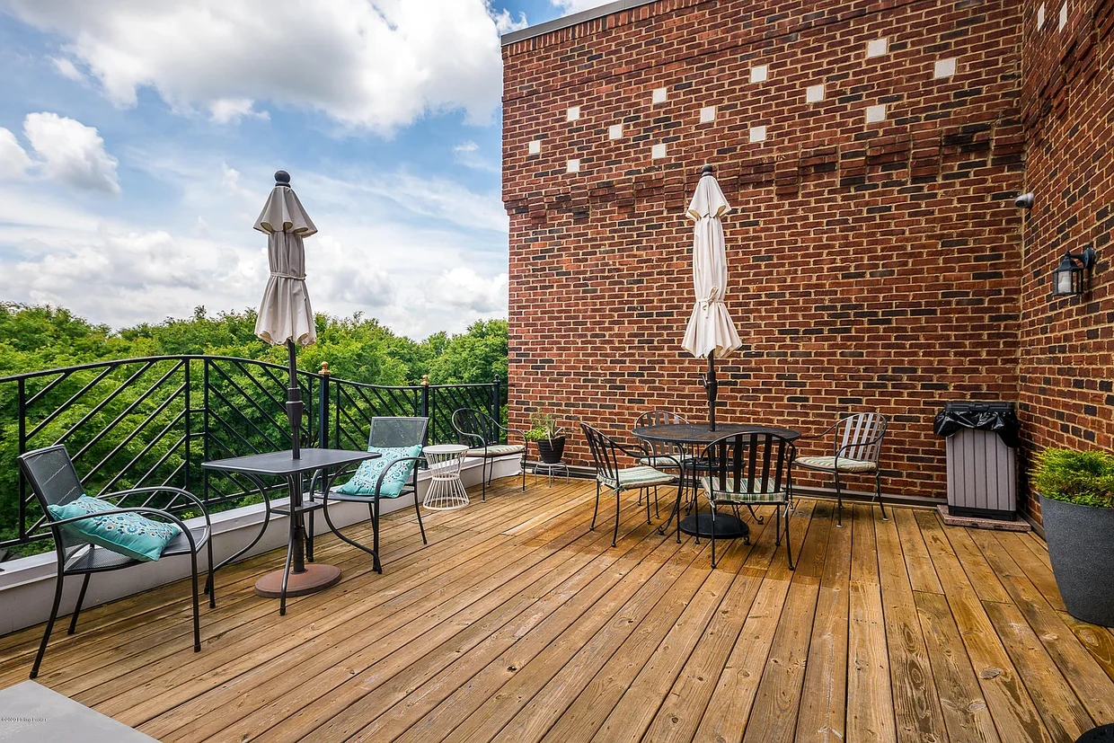 Main patio on the 3rd floor - 10619 Meeting St