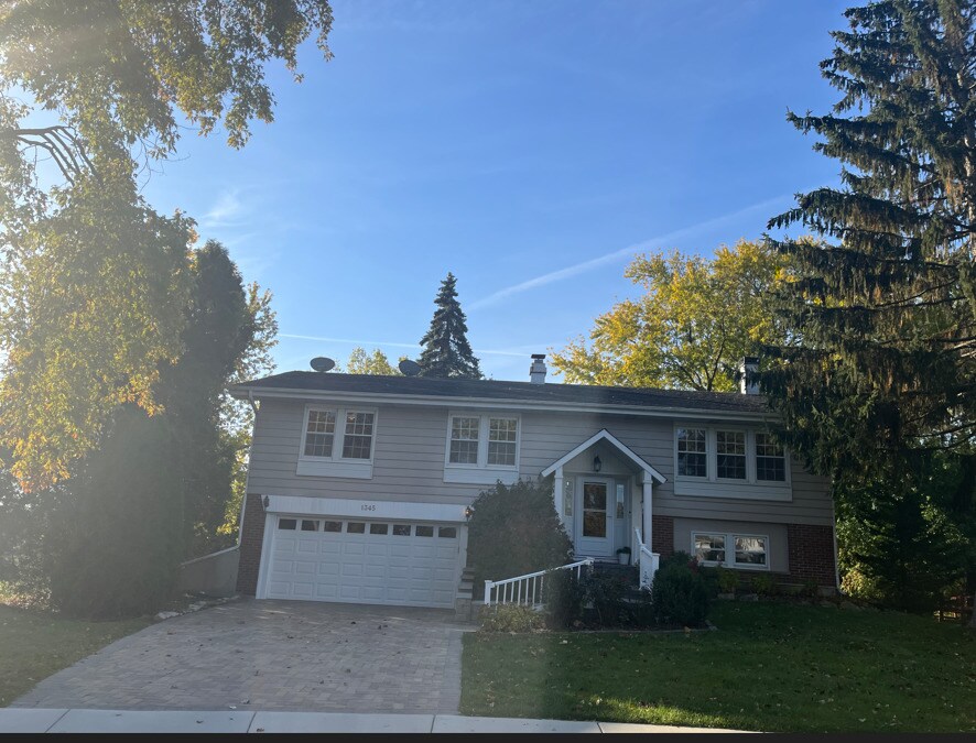 Primary Photo - 1345 Hassell Dr