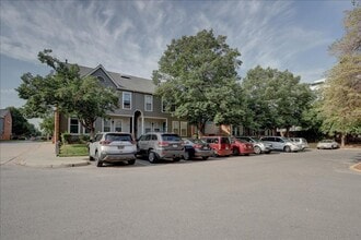 Building Photo - 1201 Galapago St