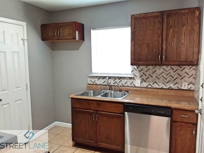 Building Photo - 4731 Bartlett Ave, Dallas, TX, 75216
