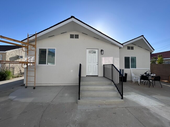 Newly renovated - 3241 Prospect Ave