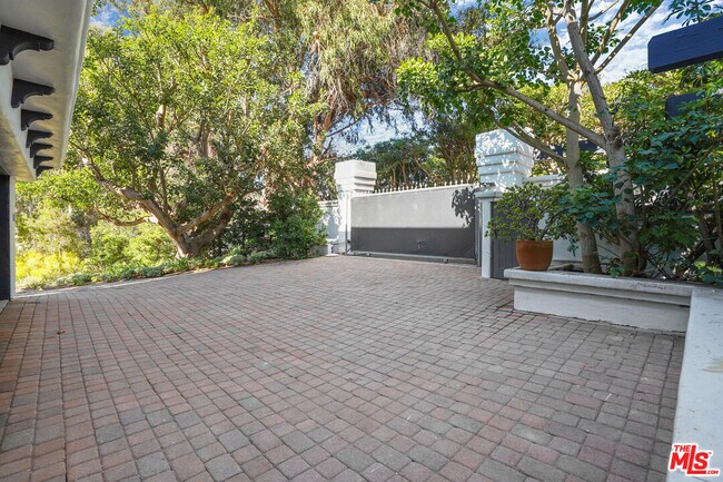 Building Photo - 6611 Portshead Rd