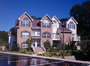 Building Photo - 54 Pinnacle Dr