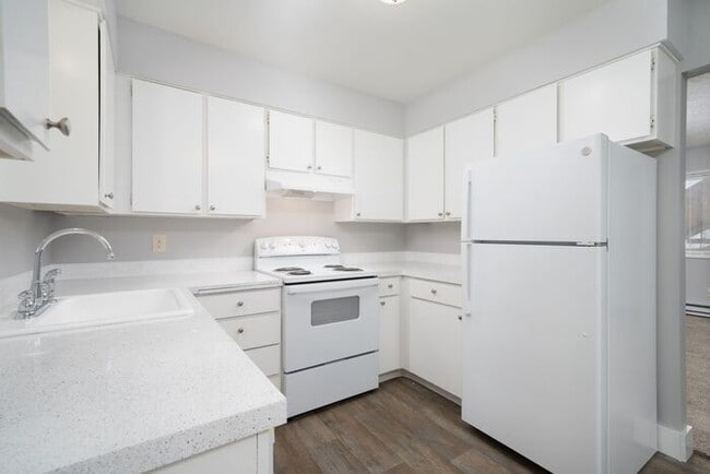 Photo - Remodeled 2 bedroom! $1000 VISA GIFTCARD AT MOVE IN, JUST IN TIME FOR THE HOLIDAYS! House