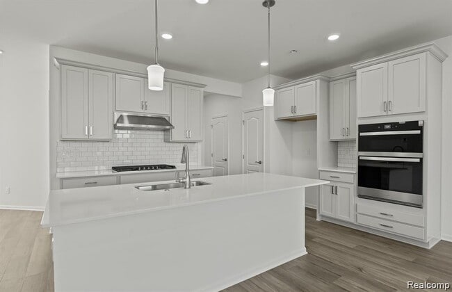 Building Photo - 5570 E Spaniel Dr