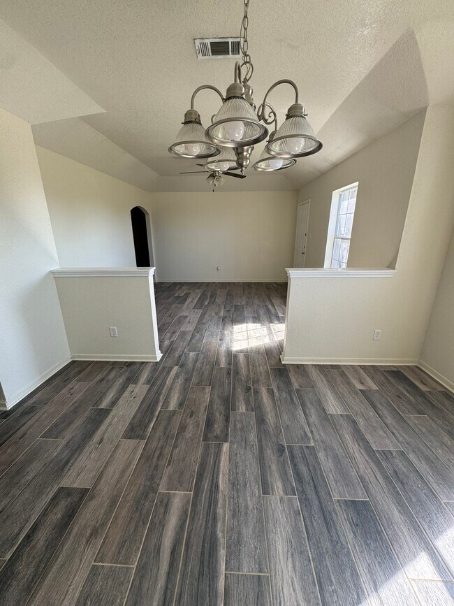 Building Photo - 1701 Prestige Loop