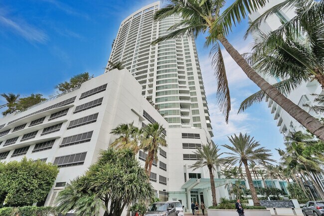 Building Photo - 4441 Collins Ave