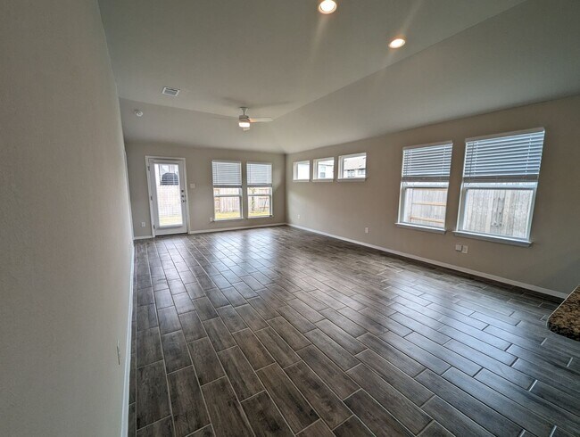 Foto del edificio - 3 Bed / 2 Bath Single Story in San Marcos