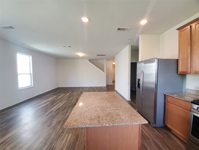Foto del edificio - 14614 Sierra Garden Dr