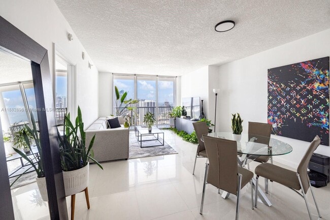 Foto del edificio - 1750 N Bayshore Dr