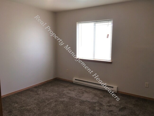 Building Photo - 3838 Tulip St