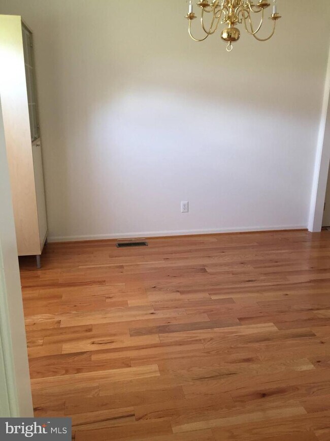Building Photo - 1749 Allerford Dr