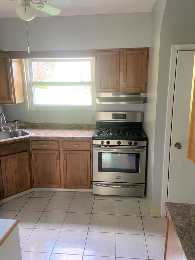 Foto del edificio - Recently Updated 2 Bedroom House in Verona...