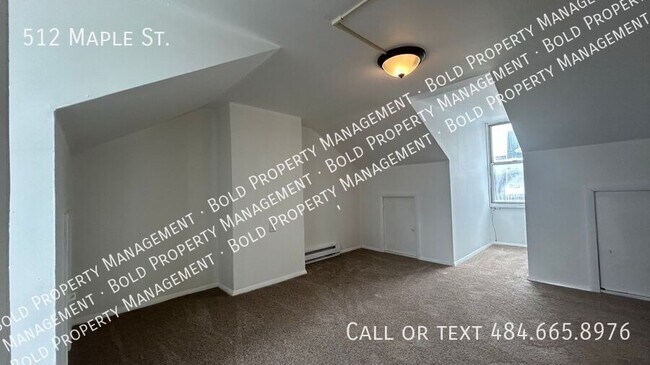 Building Photo - 512 Maple St
