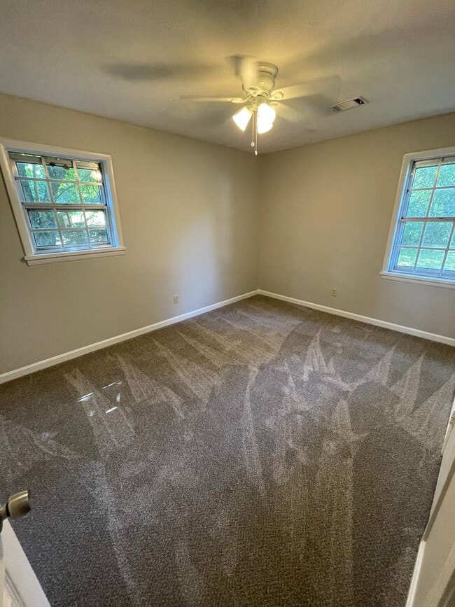 Building Photo - 45 Knob Cir