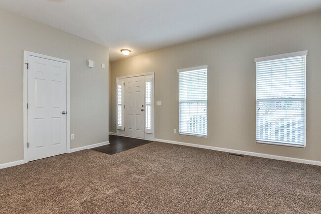 Foto del edificio - 5245 Emerald Spring Dr