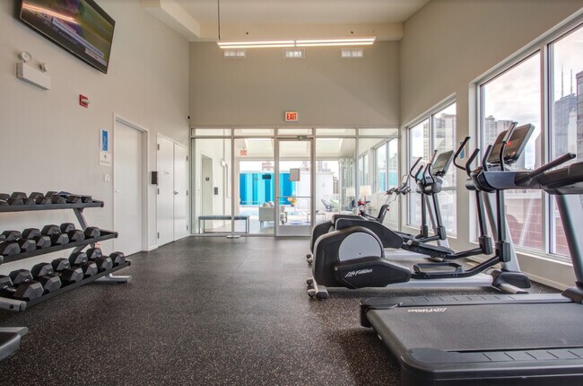 Building Photo - 1325 Wells St