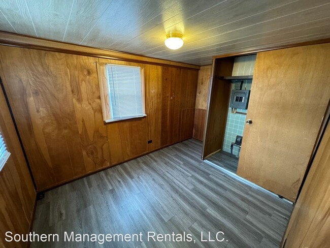 Building Photo - 2 br, 1 bath House - 3230 Oakland Road #5