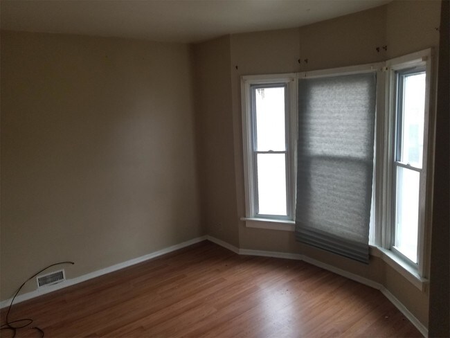 Building Photo - 46 Oxford Ave