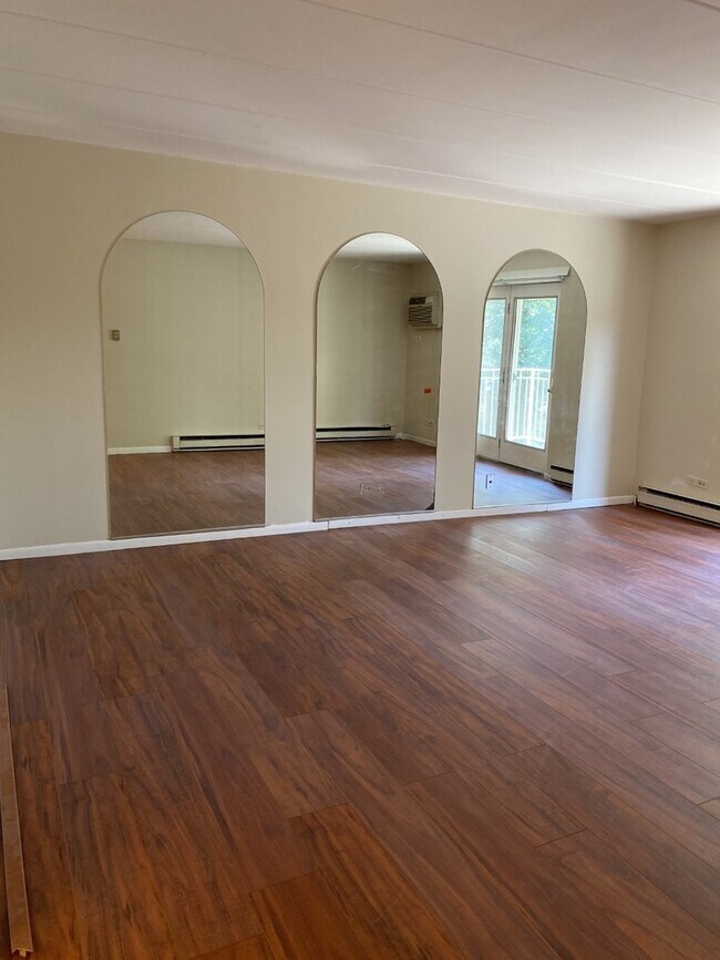 Building Photo - 115 Marengo Ave