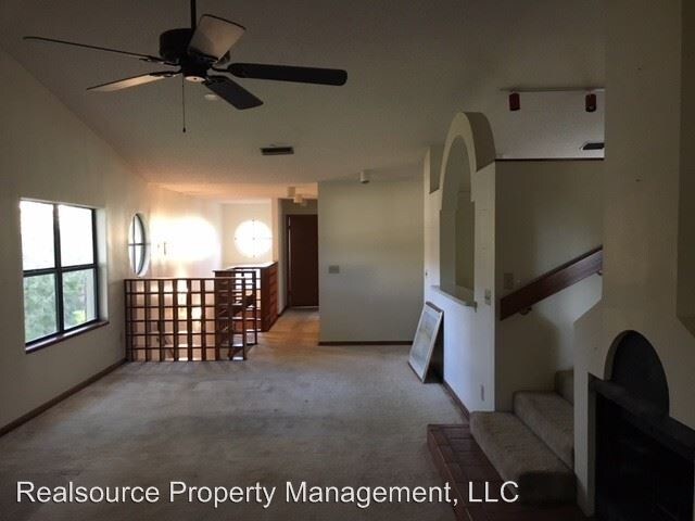 Building Photo - 3 br, 2 bath House - 6114 Raintree Drive