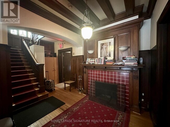 Building Photo - 646 Broadview Ave